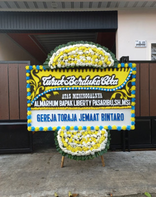 Papan Bunga Duka di Penggalang