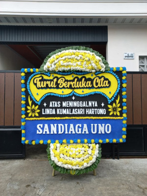Papan Bunga Duka di Penggalang