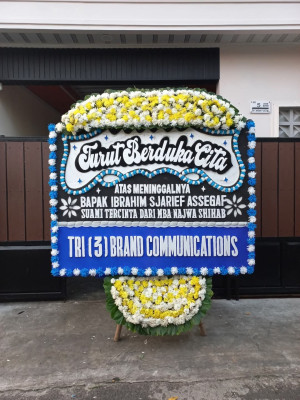 Papan Bunga Duka di Penggalang